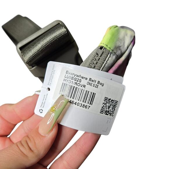 Lululemon Everywhere Belt Bag in Hyper Dye Multicolor - Picture 3 of 3